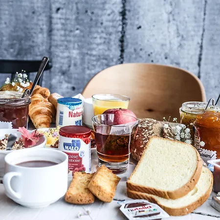 Centre Grand Palais Hotel 3*