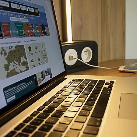 Hotel Centre Grand Palais 3*