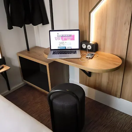 Hotel Centre Grand Palais 3*