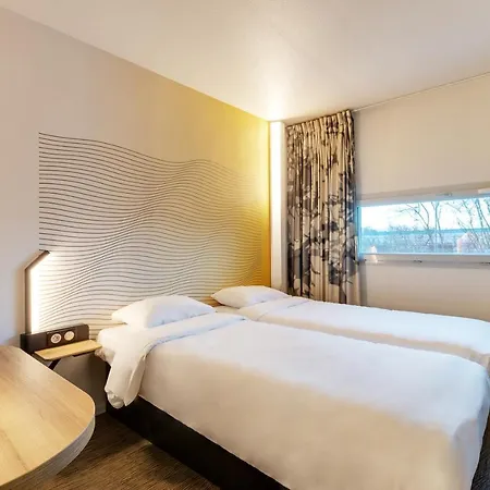 Hotel Centre Grand Palais 3*