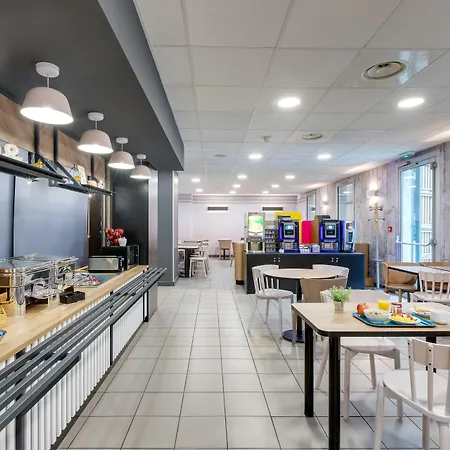 호텔 Centre Grand Palais 3*