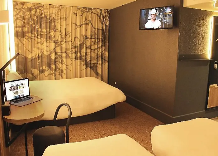 Centre Grand Palais 酒店 3*