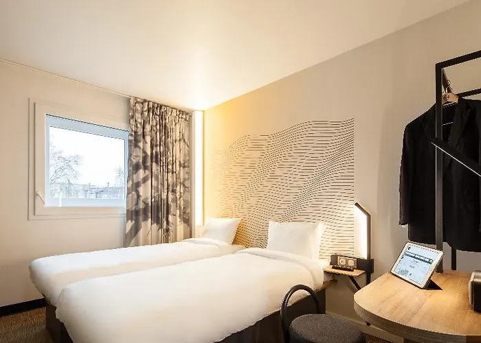 Hotel Centre Grand Palais 3*