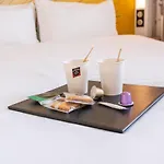 Centre Grand Palais Hotel 3*