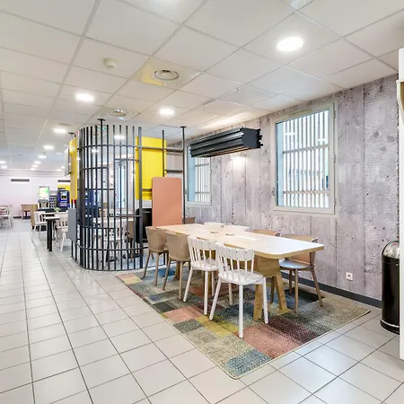 Otel Centre Grand Palais 3*