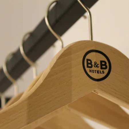 Centre Grand Palais Otel