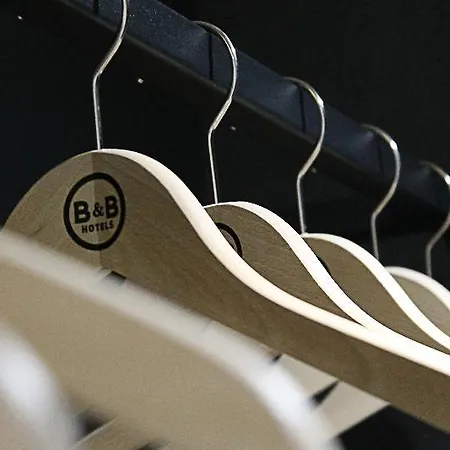 Centre Grand Palais Otel 3*