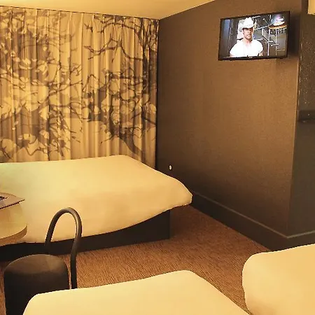 Centre Grand Palais Hotell 3*