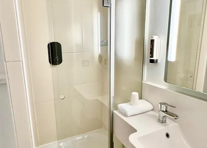 B&B Hotel Lille Centre Grand Palais Hotel 3*