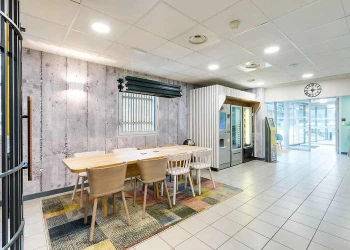 B&B Hotel Lille Centre Grand Palais Hotel 3*